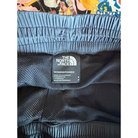 The North Face Black Floral Hydrenaline Shorts - Picture 5 of 5